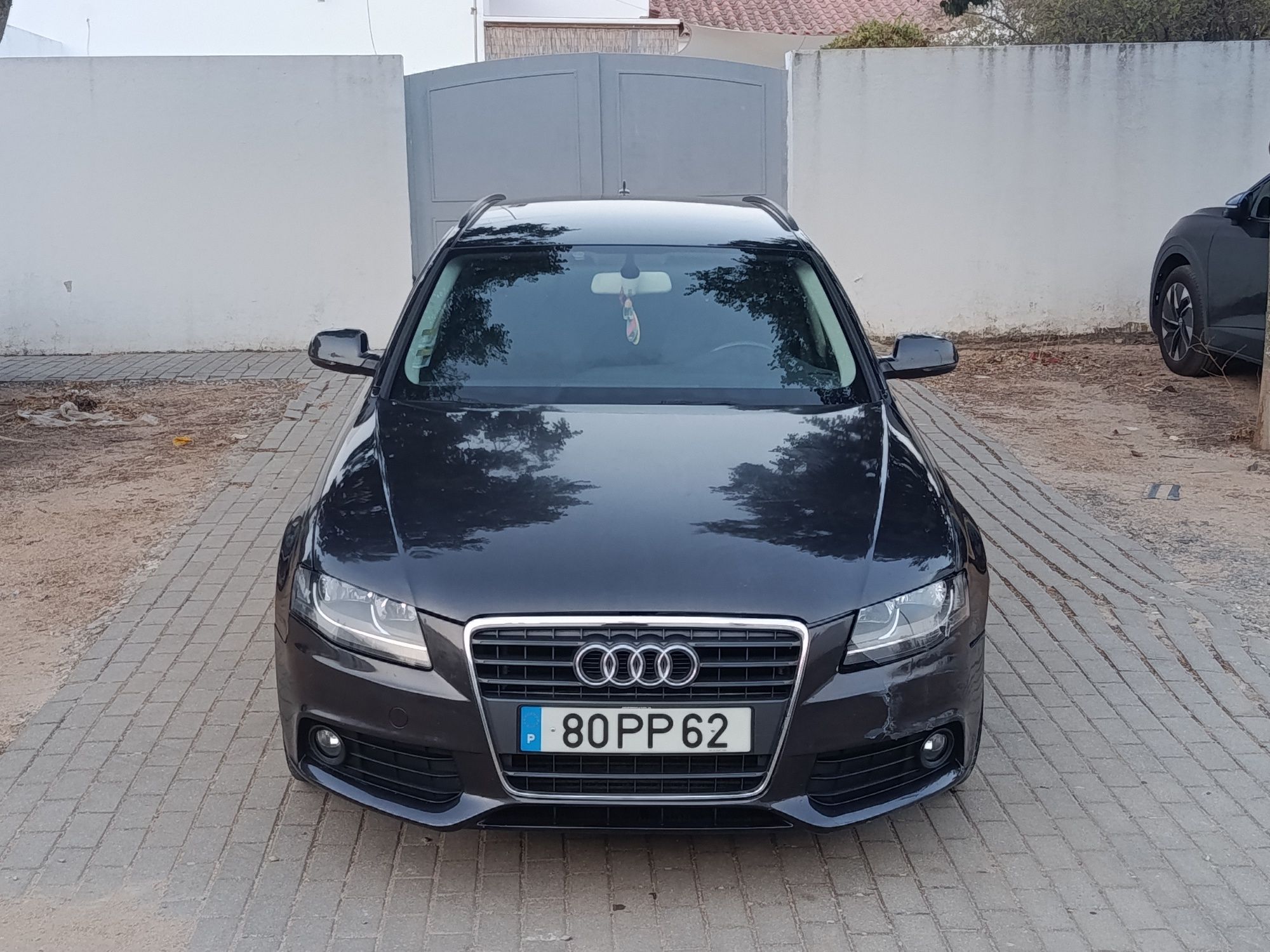 vendo ou troco audi A4 2.0 tdi B8 avant   245.000 kms reis 2011-08