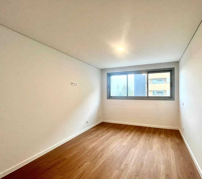 Excelente T2, novo, junto ao Gaia Shopping