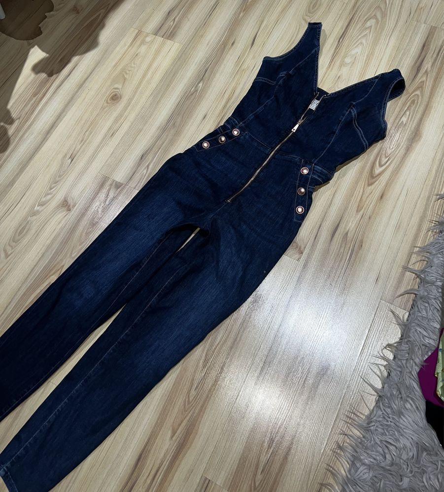 Guess kombinezon skinny dopasowany