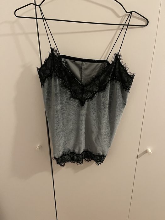 Pecas de roupa como novas