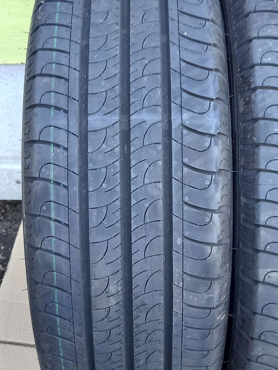 215/60R17C 109/107H Goodyear Efficient Grip Cargo