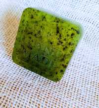 Mydełko o zapachu zielonej herbaty z peelingiem z czarnuszki handmade