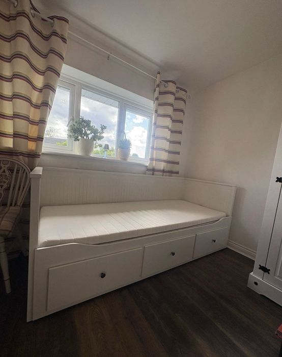 Cama individual/casal Hemnes ikea em branco