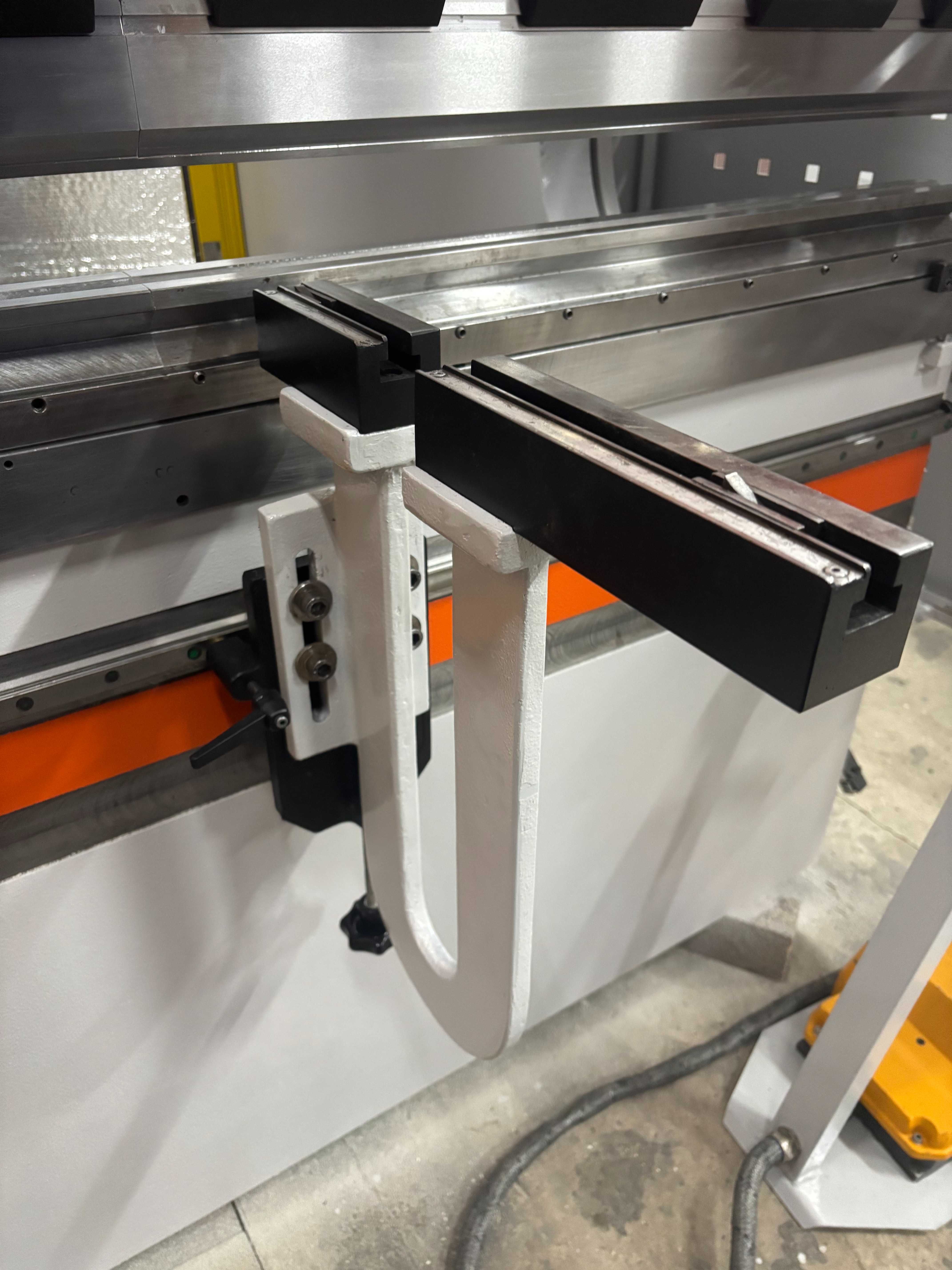 Prasa krawędziowa ERMAKSAN HAP 2600x80T