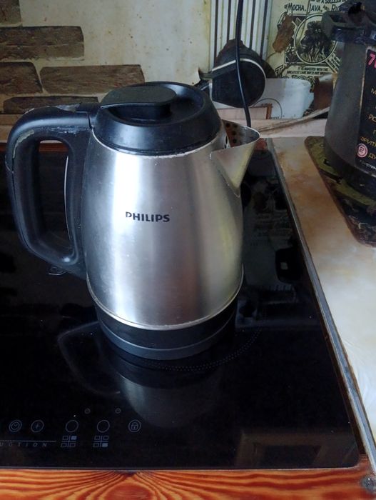 Продам чайник Philips