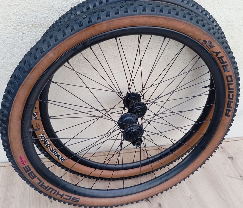 J-Bikes  Rodas 29 Boost Carbono Prototype e Bontrager Kovee