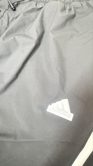 Продам шорты adidas