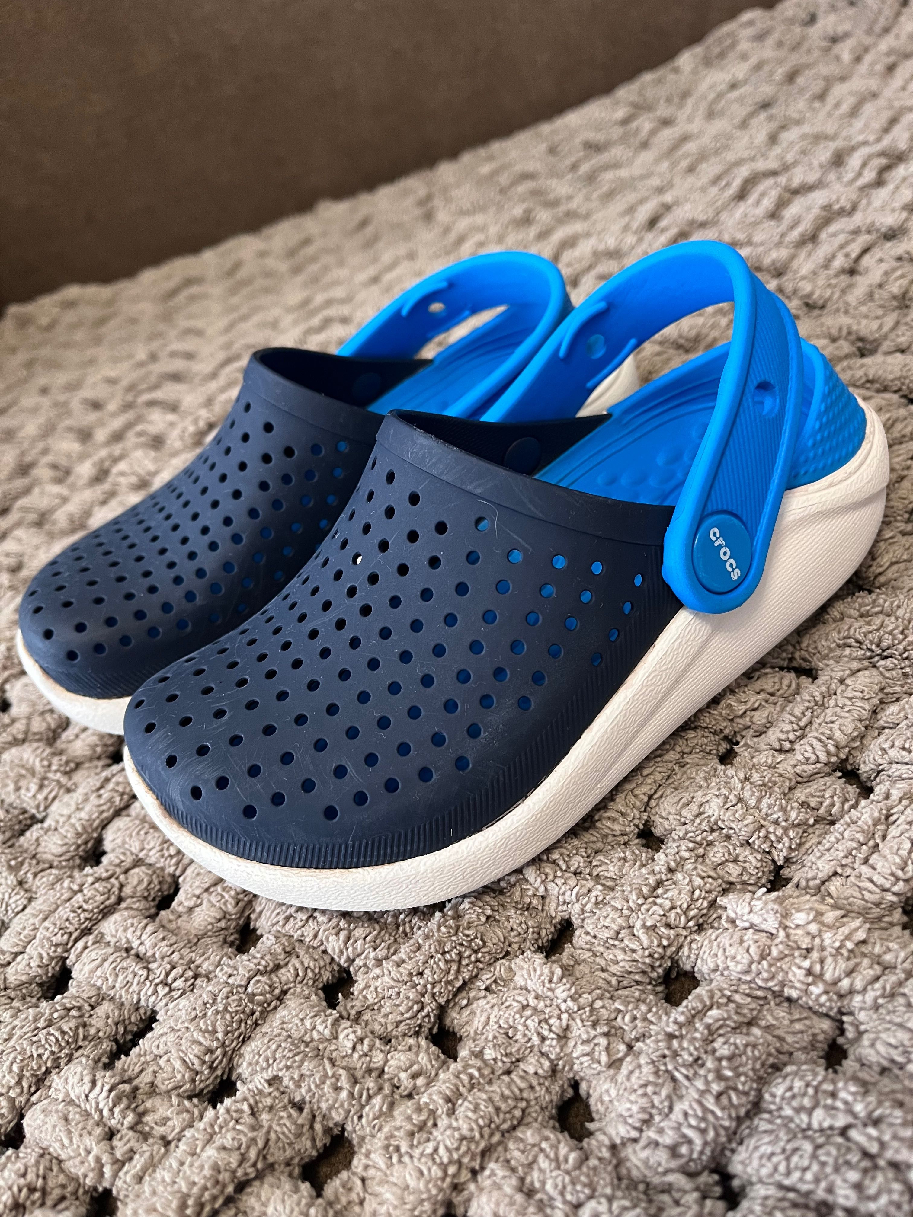 Продам дитячі CROCS literide  б/у