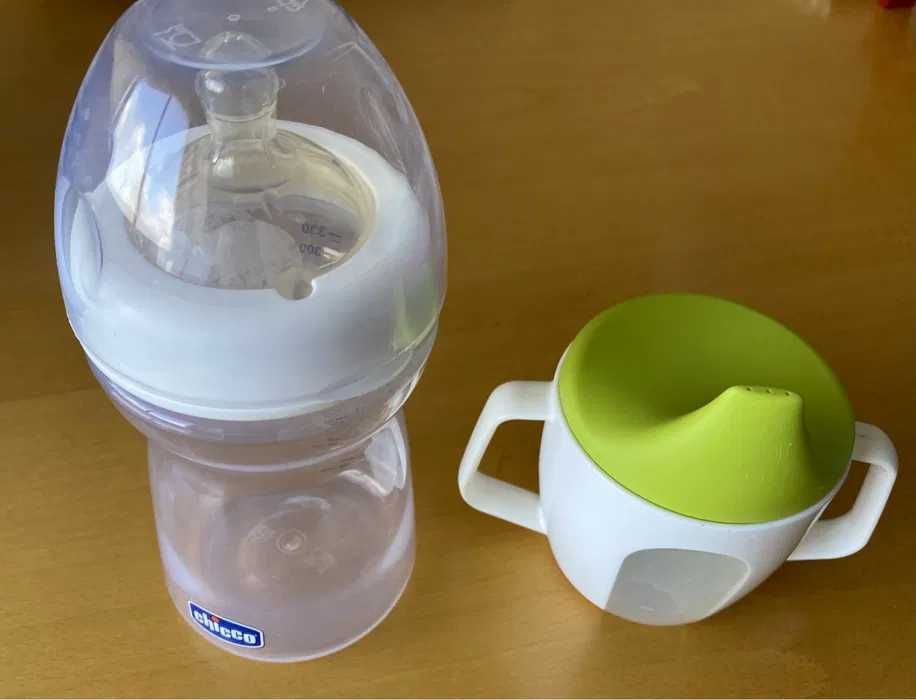 conjunto biberão Chicco + copo, em ótimo estado, com oferta. só 4€