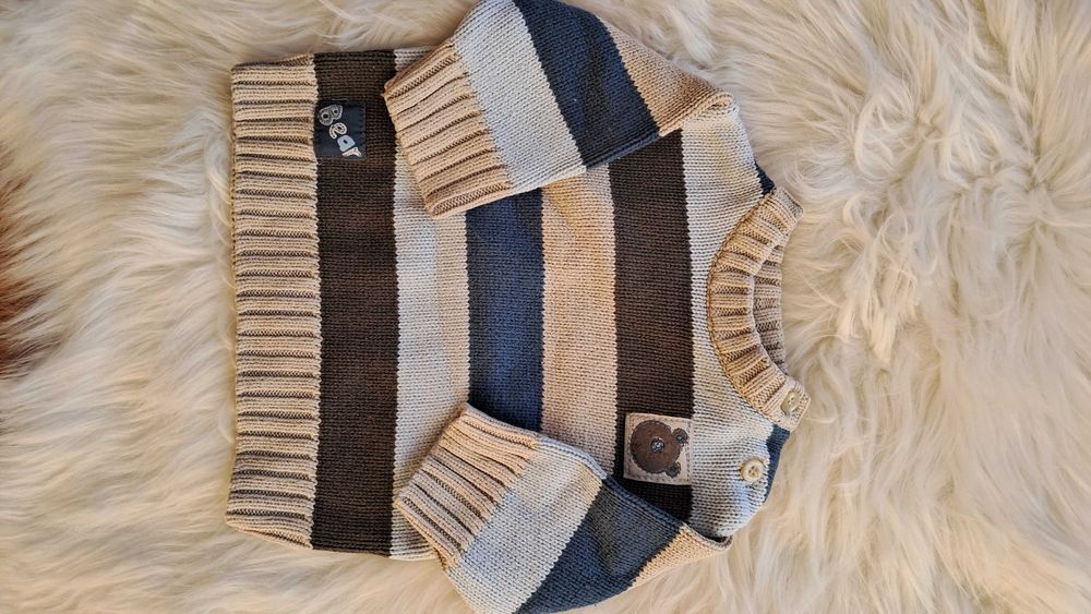 Sweter niemowlecy w rozmiarze 62 0-3 mies.