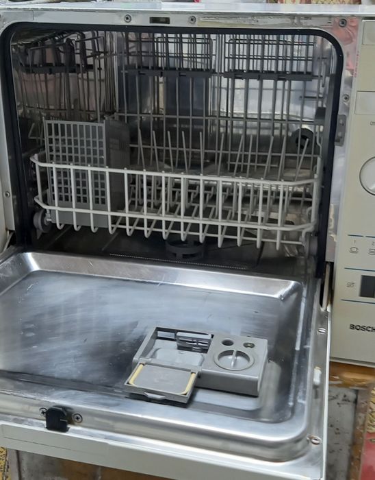 Компактна настольна посудомийна машина Bosch SKT 3002 EU