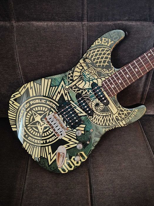 2006 Obey Propaganda Squier Stratocaster. Szlif + Full setup