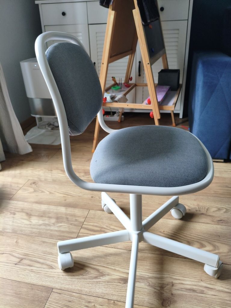 krzesło dziecięce do biurka orfiall Ikea