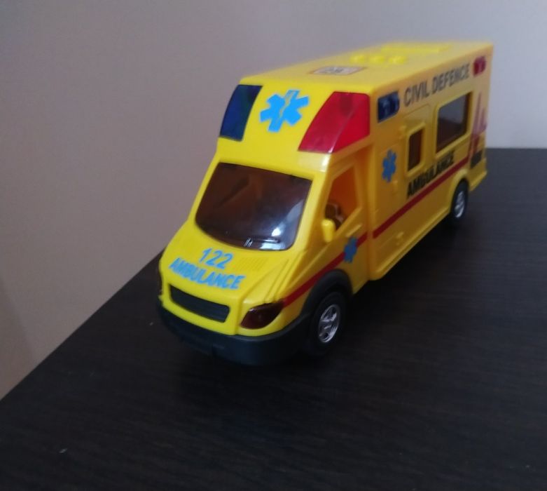 Машинка швидка допомога