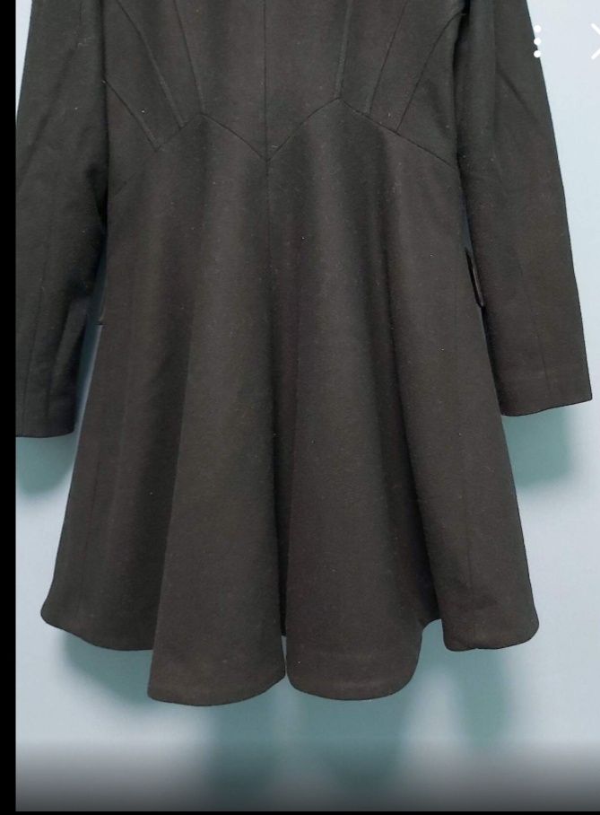 Классное пальто от Некст размер м плечи 38,рукав 64 см по талии 46 см