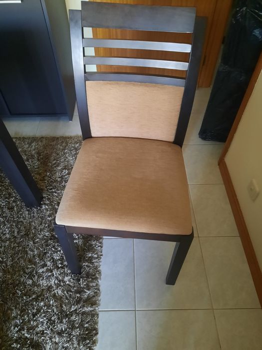Mesa e 4 cadeiras