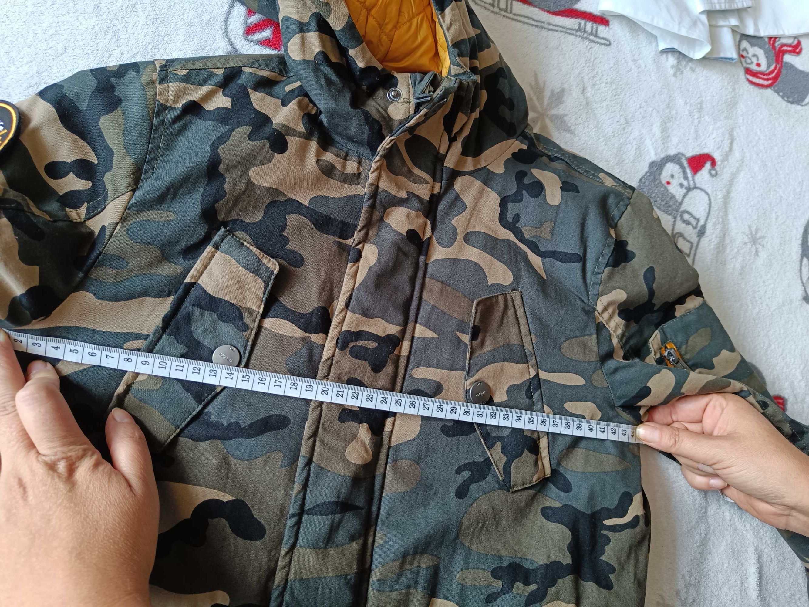 RESERVED parka kurtka lekko ocieplana r.146 moro NOWA