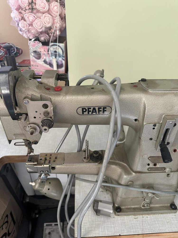 Швейна машинка PFAFF