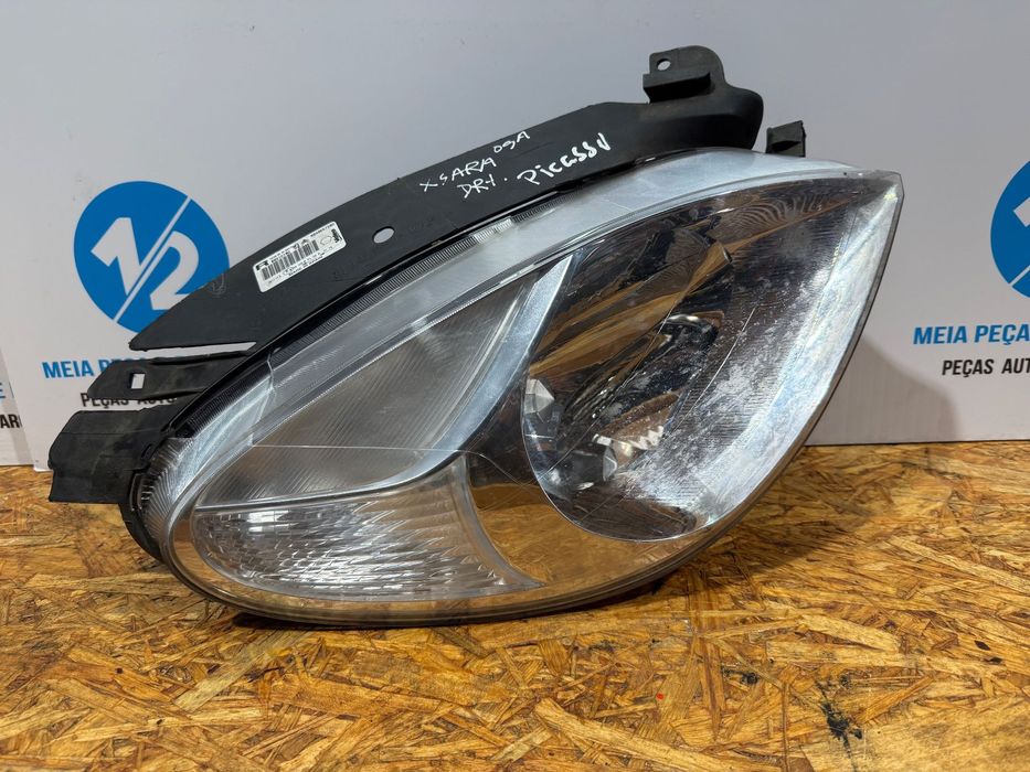 Farol direito Citroen Xsara Picasso de 2009