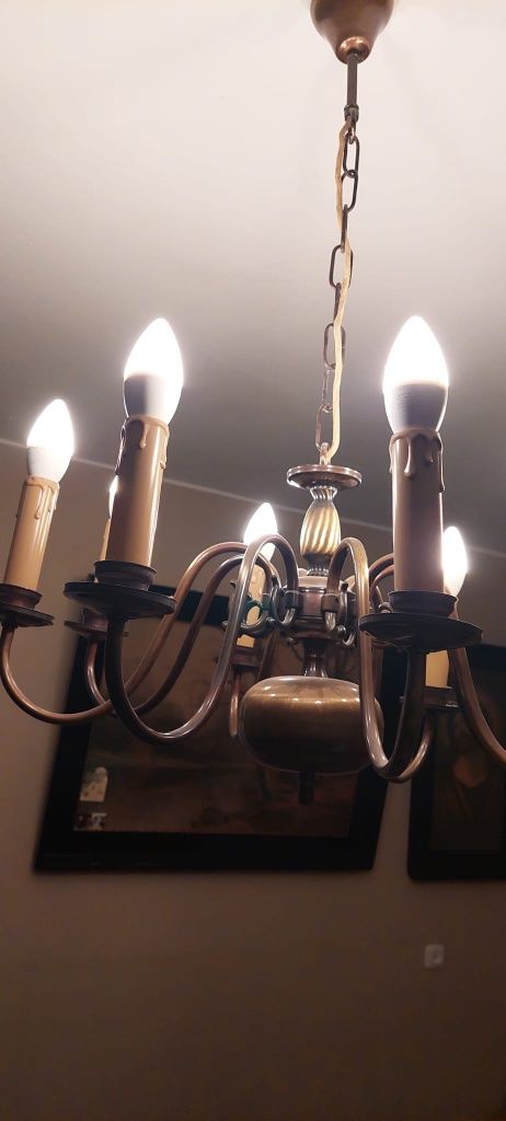 Lampa zyrandol z zarowkami