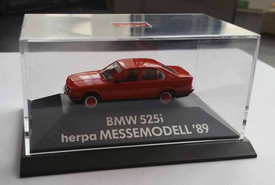 Model HERPA BMW 5 525i skala 1:87