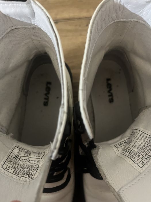 Białe botki typu trapery, Levi’s
