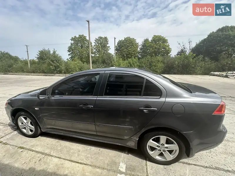 Mitsubishi Lancer X 2007 року випуску