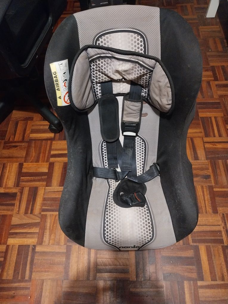 Cadeira de automóvel, uso invertido