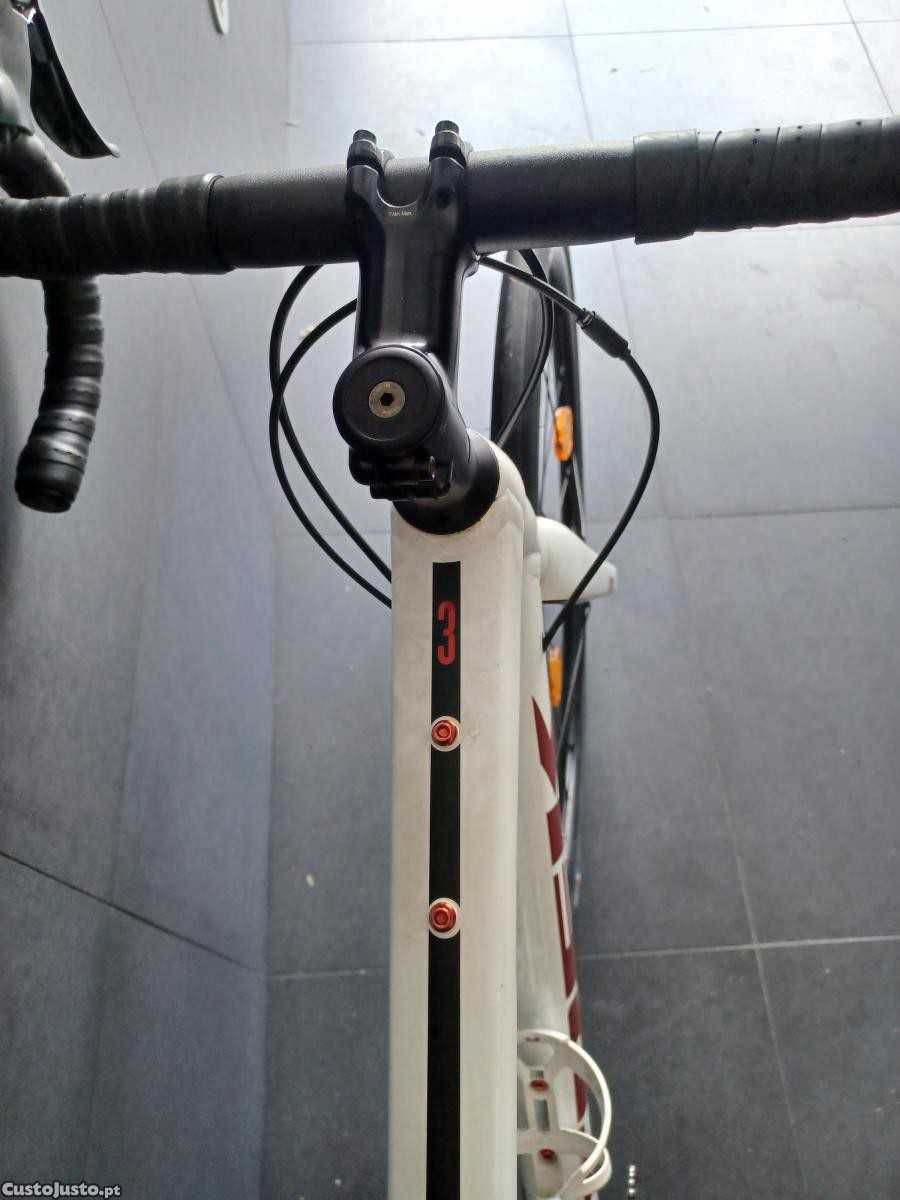 Bicicleta de Estrada TREK Domane 3