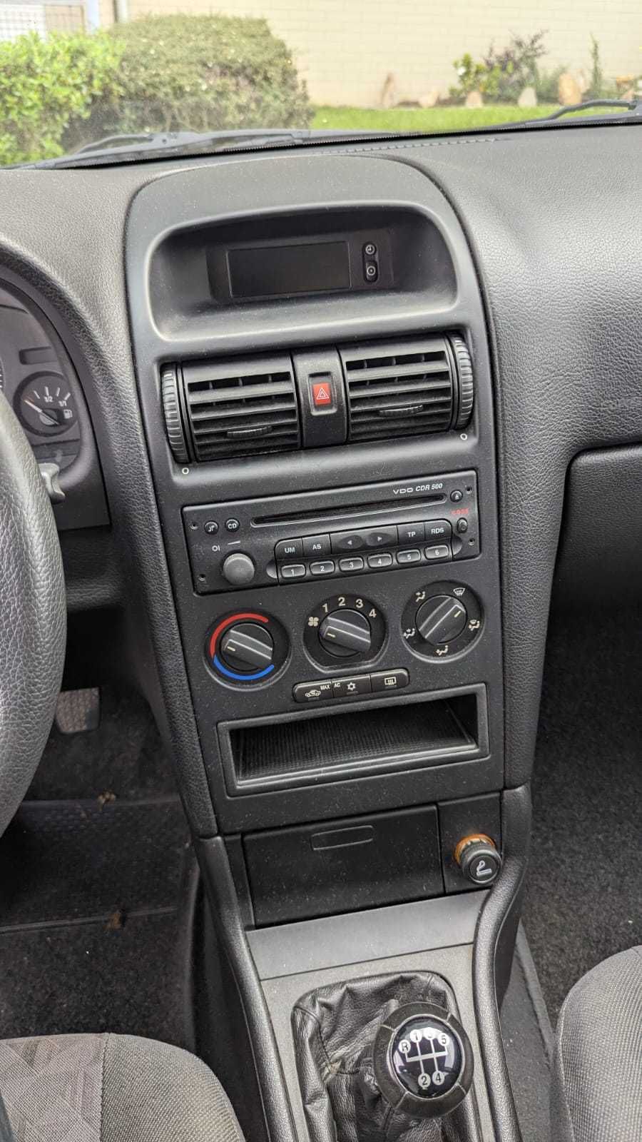 Opel Astra 1400 de 2002 gasolina - impecável