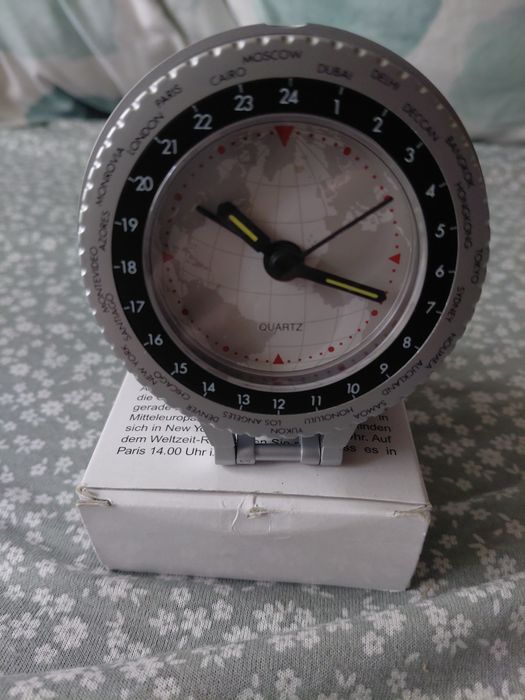 Zegarek z czasami świata.