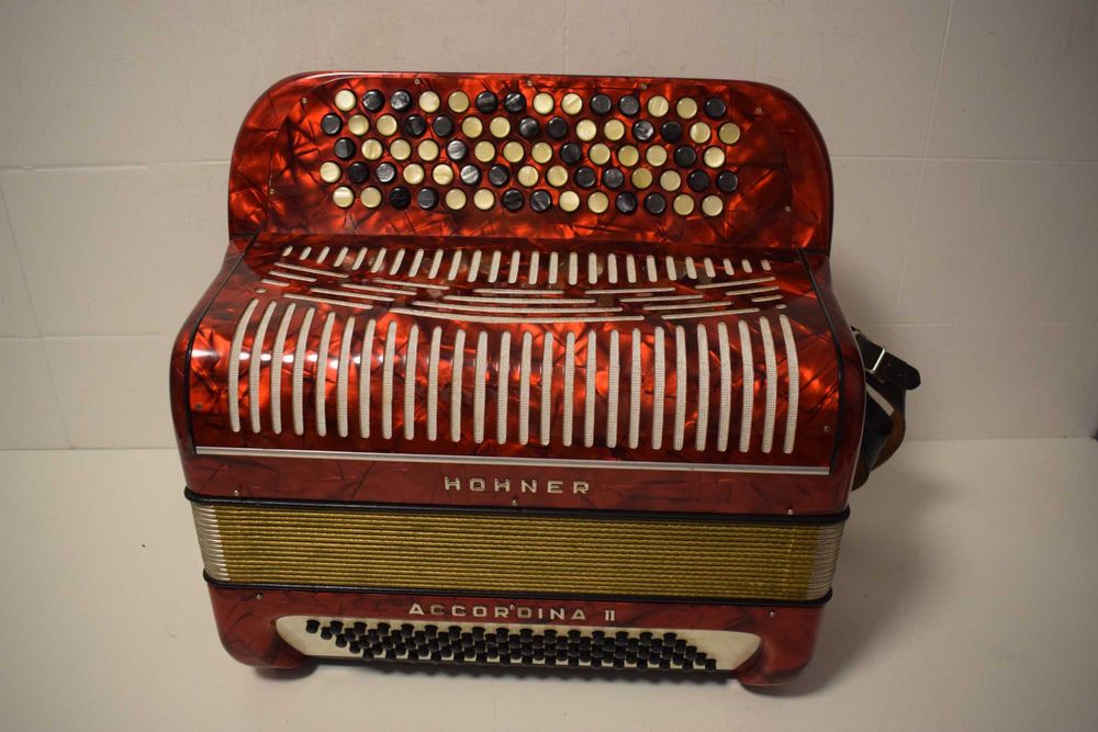 Acordeao Hohner acordina 2 Voz. N 261