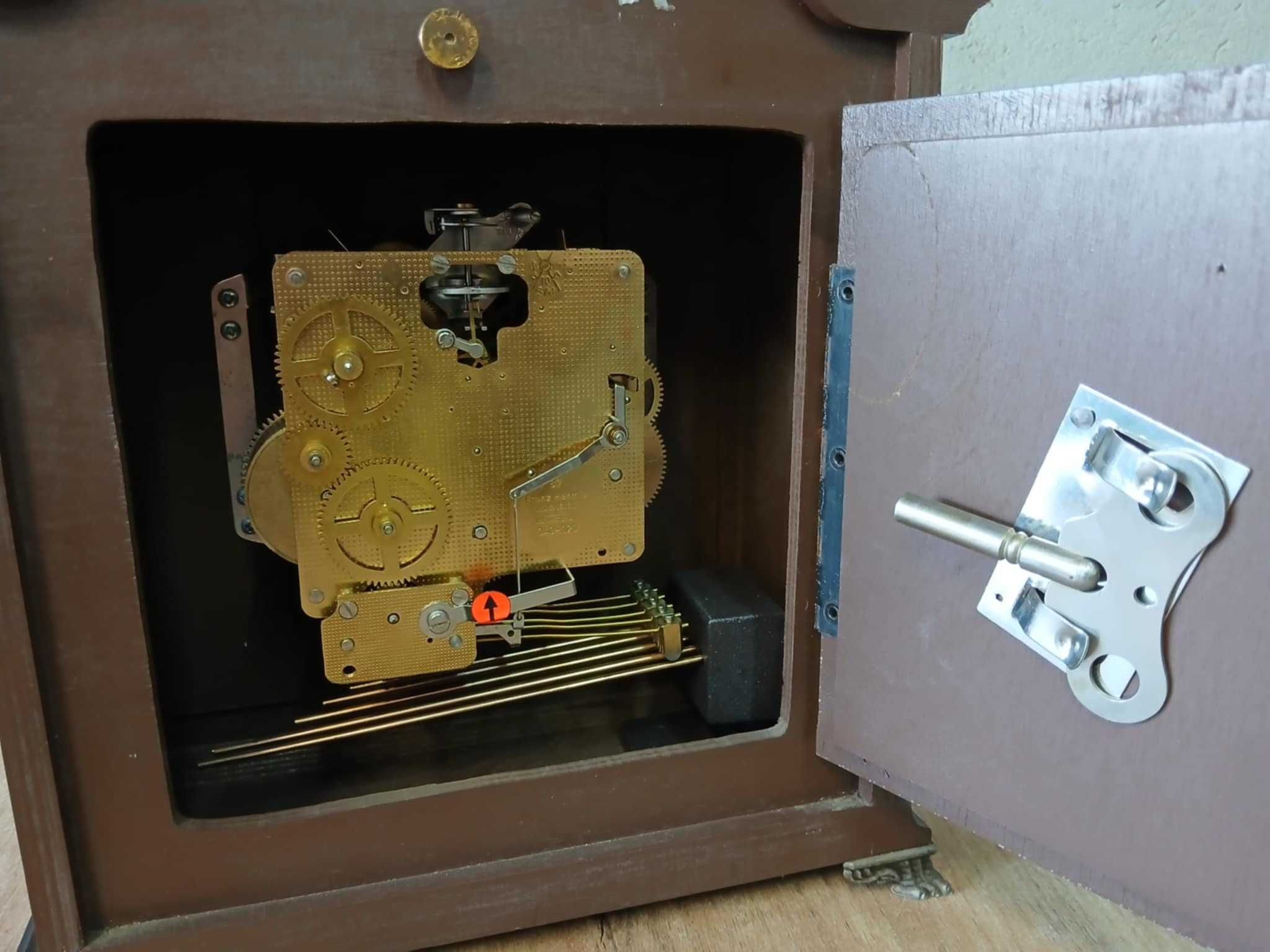 Zegar Kominkowy Tempus Fugit z mechanizmem Franz Hermle 2 Jewels