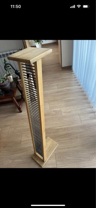 Suporte para CDs em Madeira