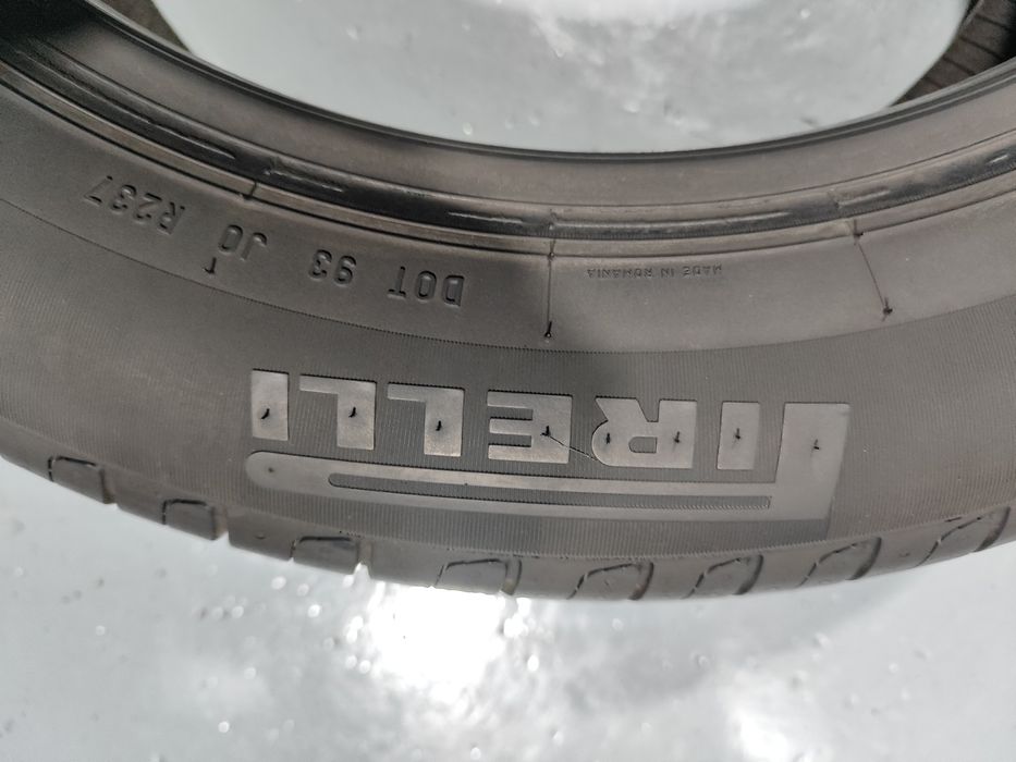 2 pneus semi novos 215-55R17 Pirelli - Oferta dos Portes