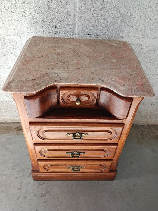 Mesinha de cabeceira em madeira de castanho com pedra em granito