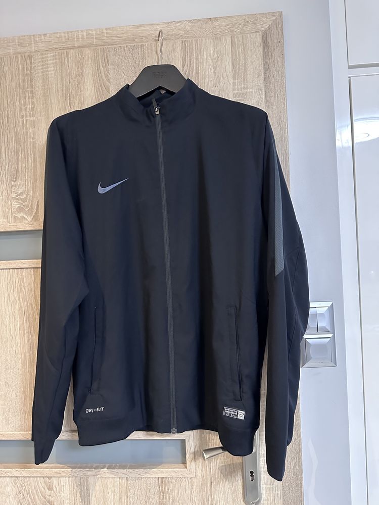 Nike CZarna rozpinana bluza sportowa rozm.XL