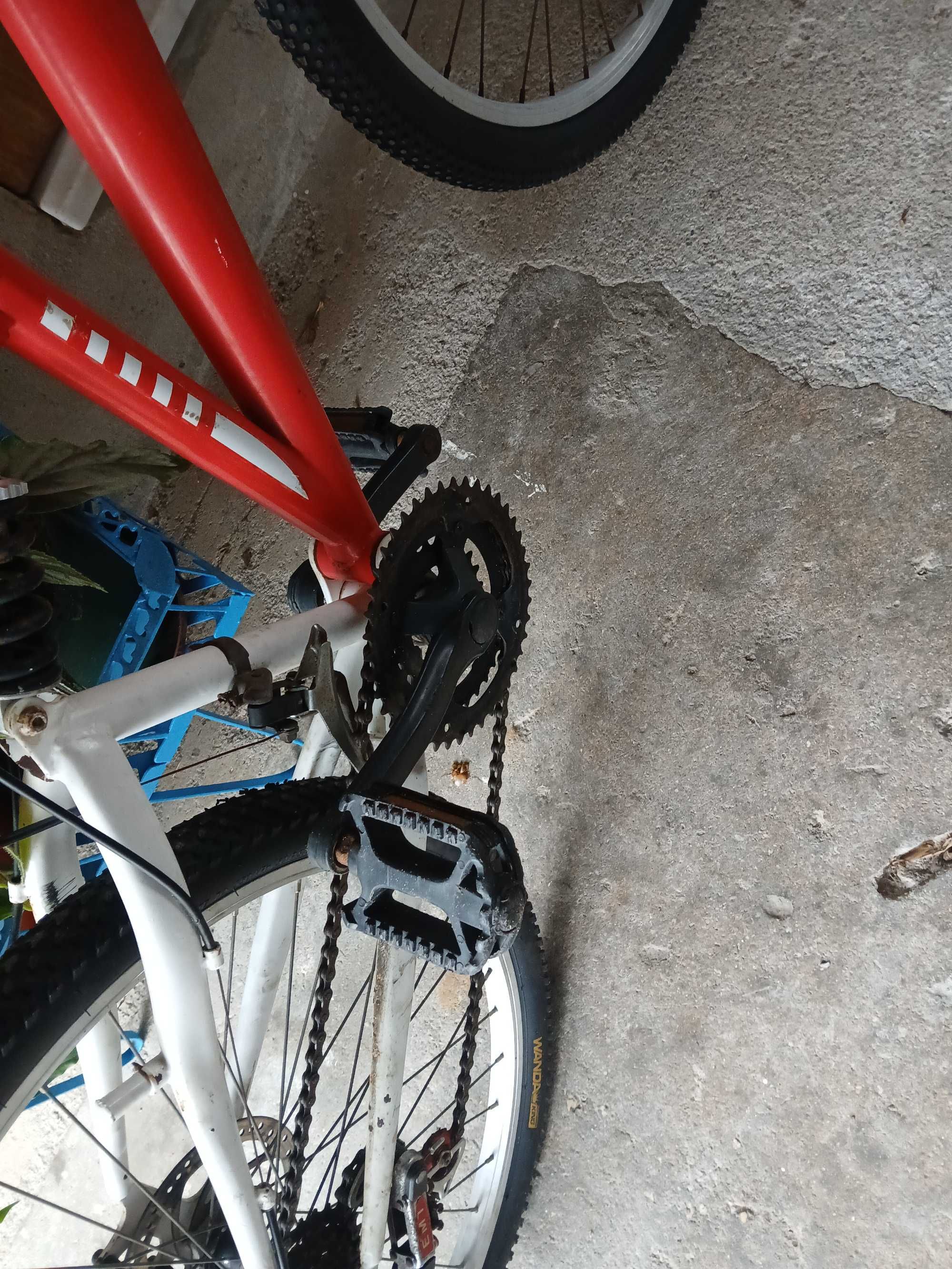 Bicicleta em estado satisfatório
