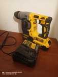 Młotowiertarka dewalt 18v dch273 aku i ładowarka