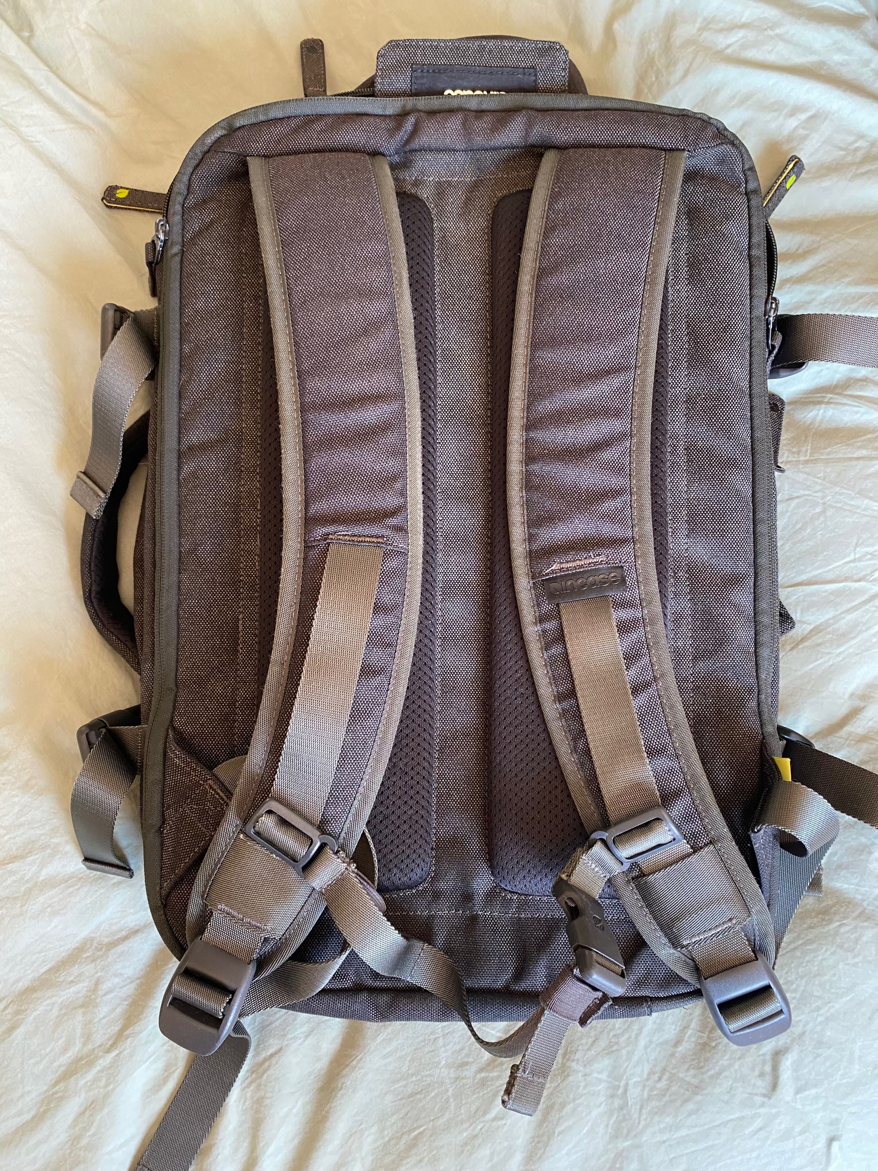 Mochila Incase EO Travel Backpack