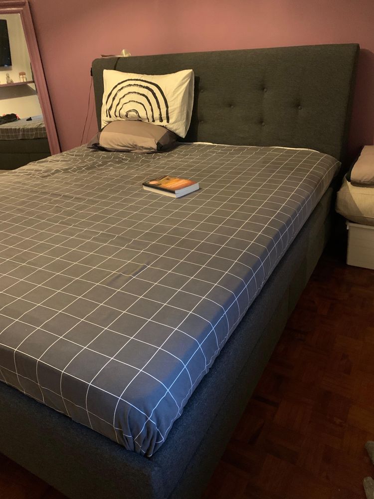 Vendo cama ikea com estrado e colchão