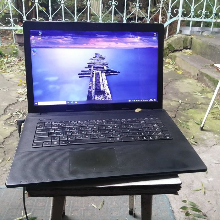 Ноутбук ASUS 17.3" RAM 8 ГБ HDD 160 GT 720M 2 ГБ