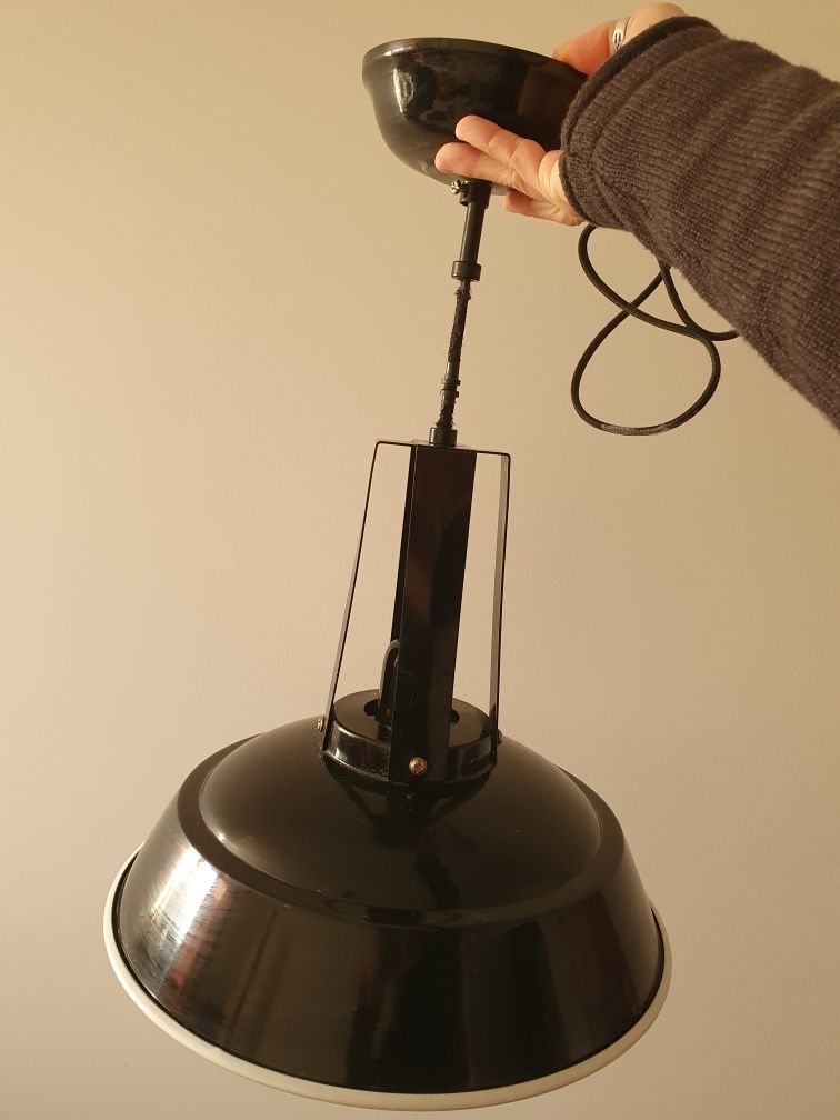 Sprzedam lampę czarna