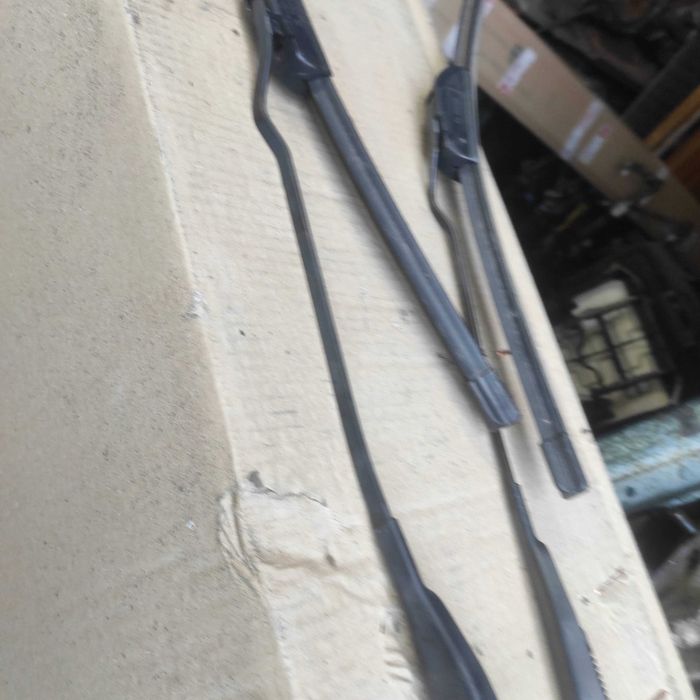 ramię ramiona wycieraczek przód KOMPLET Toyota Yaris I