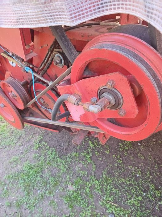 Запчастини до комбайна Massey Ferguson