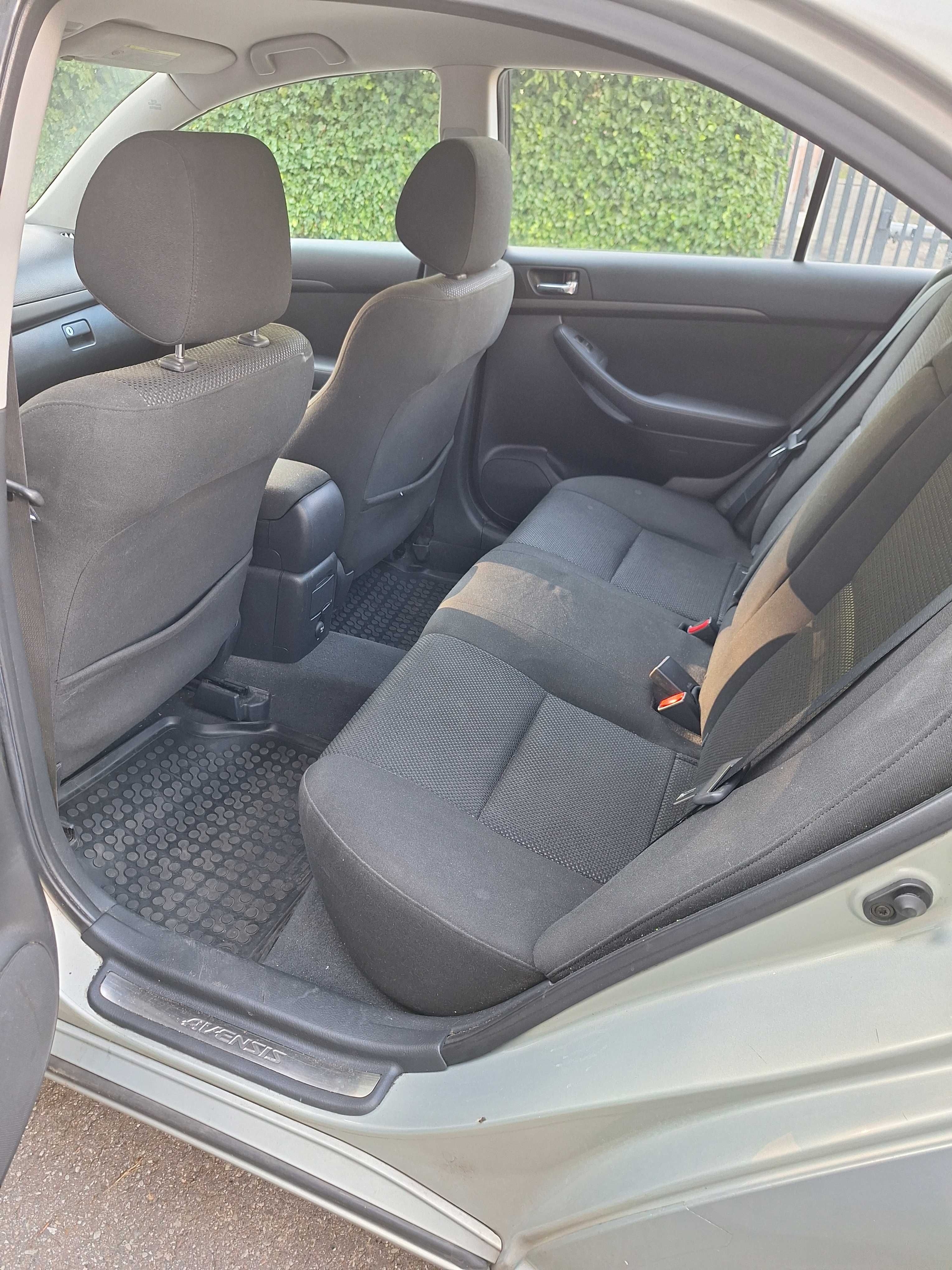 Toyota Avensis 1.8 130 KM Klimatronik,dwa komp.kół.mały przebieg
