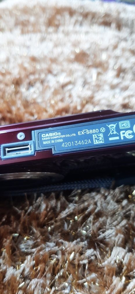 Casio Exilim EX-S880.   50.€