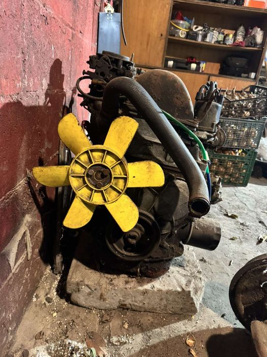 Разобрал свою 2106.Есть двигатель 011 со всем навесным,