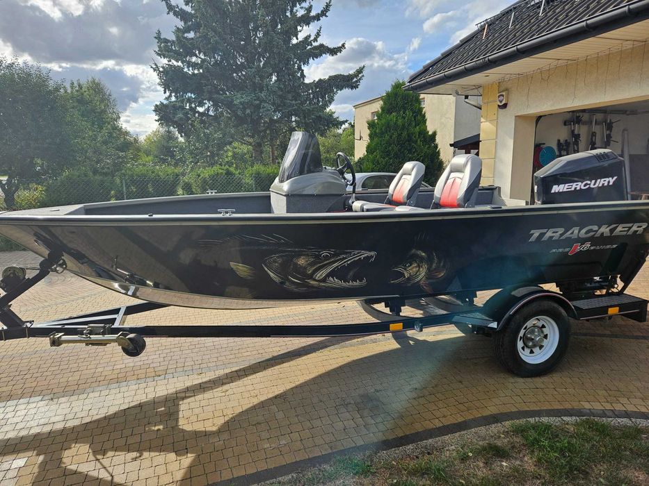 Aluminiowa łódka wędkarska Tracker Pro Guide V16