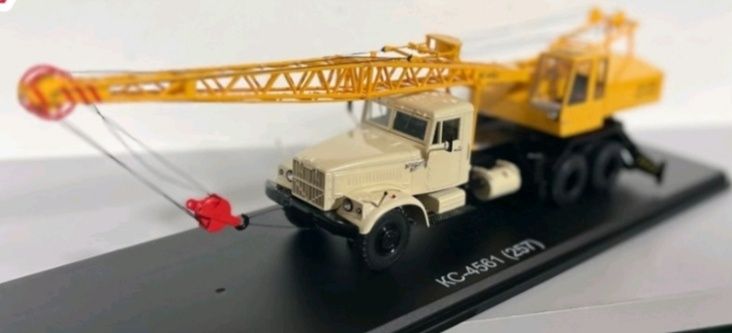 Модель 1/43 вантажівки фірма SSM